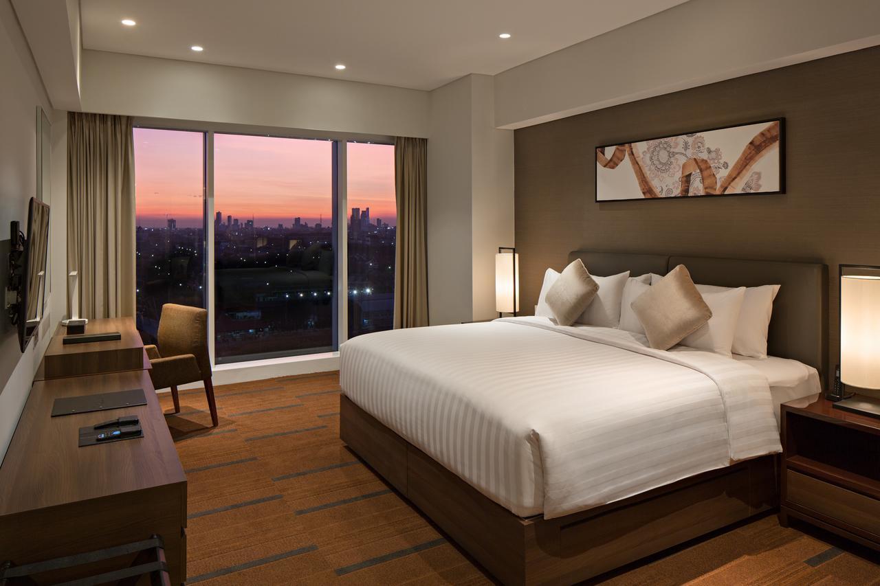 Oakwood Hotel & Residence Surabaya Luaran gambar