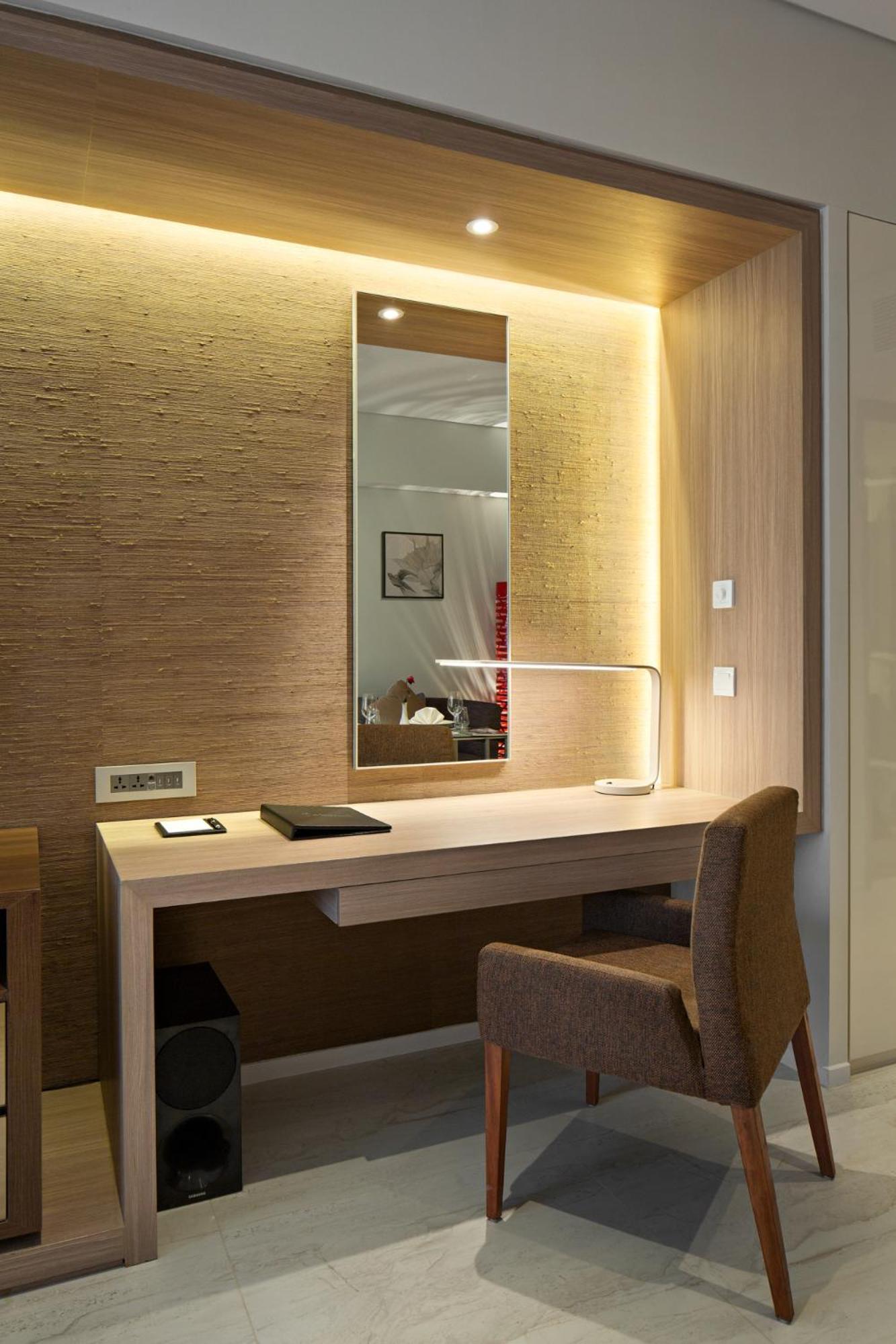 Oakwood Hotel & Residence Surabaya Luaran gambar